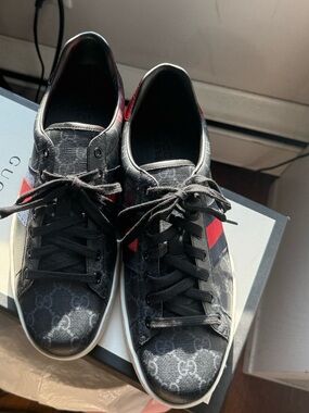 Gucci Black GG Canvas Low-Top Sneakers with Red Accent